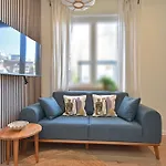 Curated Apartment Near Scheveningen Beach