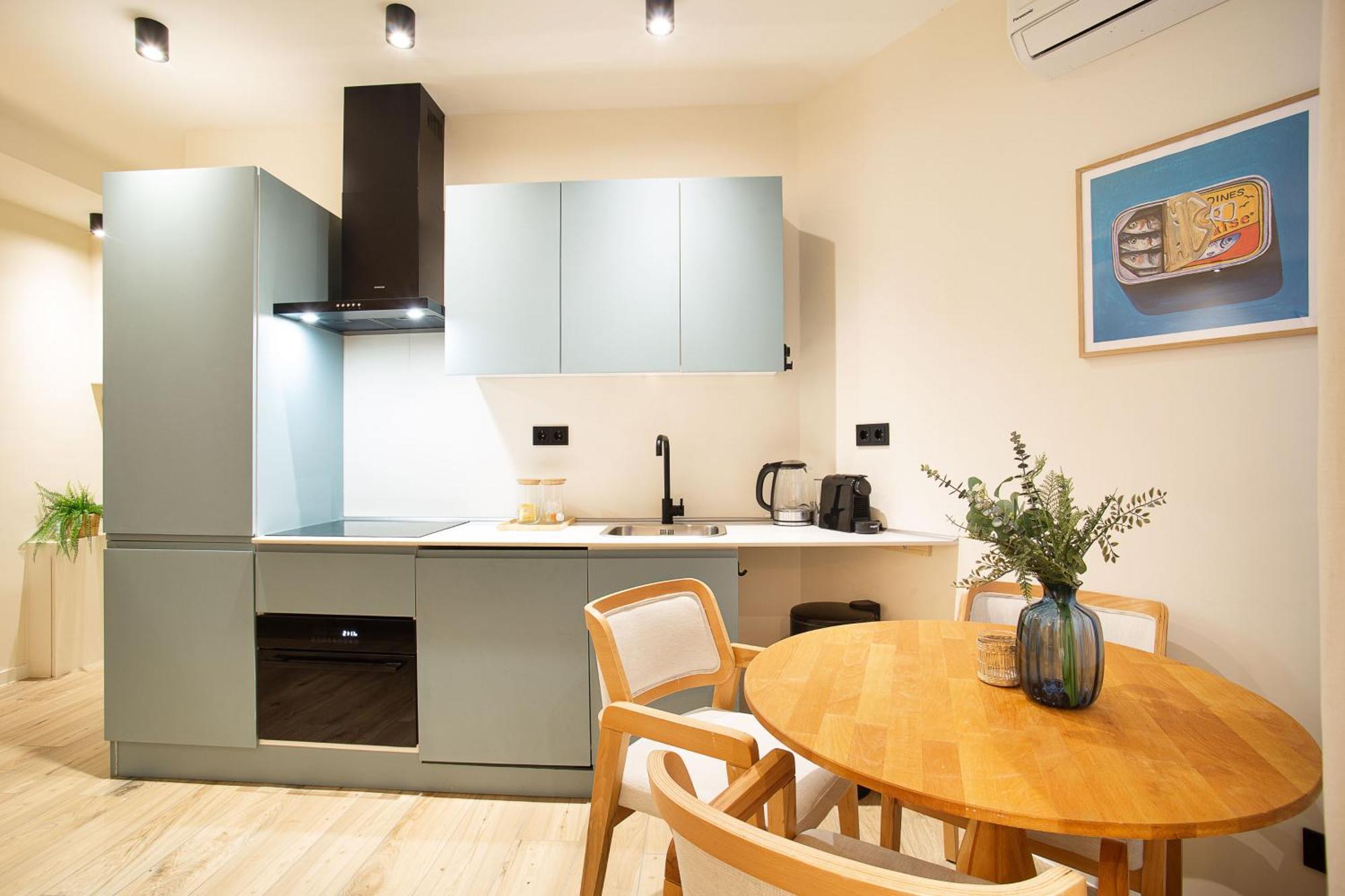 Curated Apartment Near Scheveningen Beach