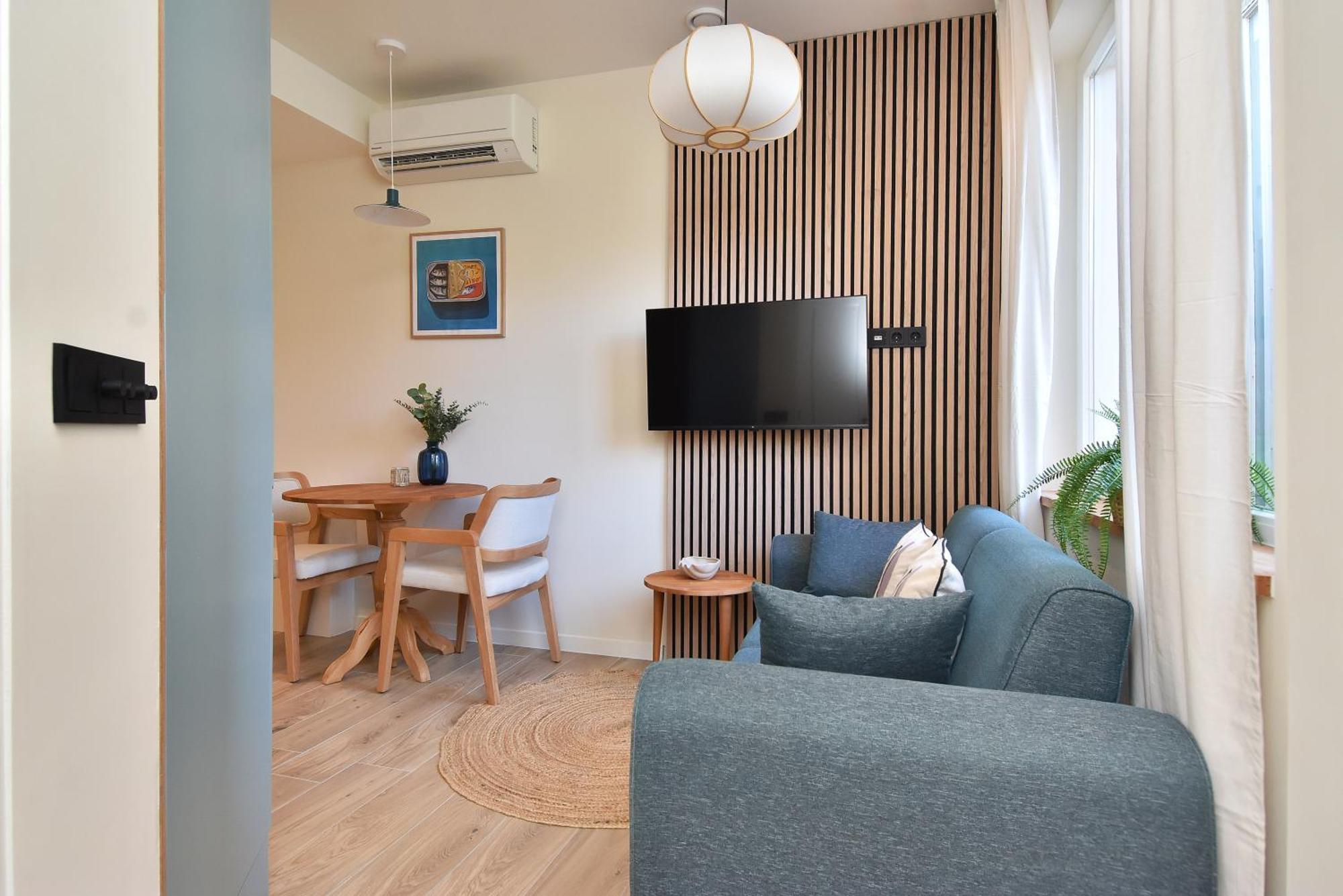 Curated Apartment Near Scheveningen Beach *