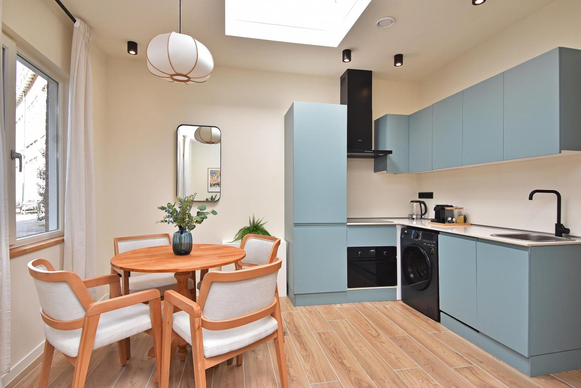 Curated Near Scheveningen Appartement