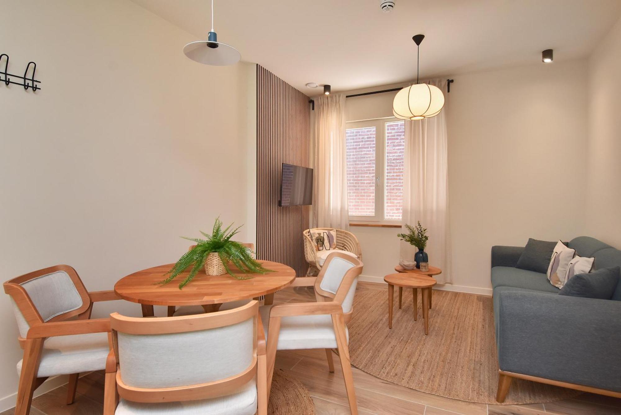 Curated Apartment Near Scheveningen Beach *