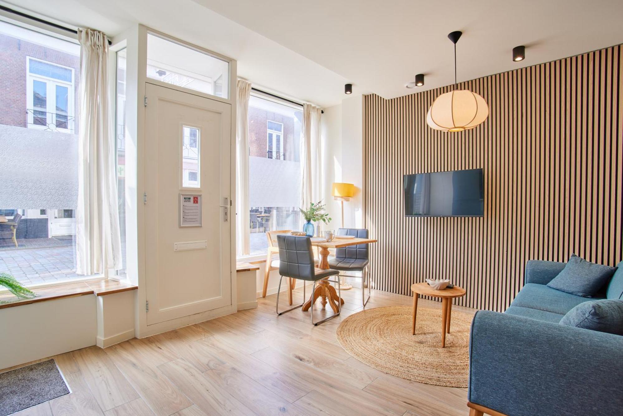 Curated Apartment Near Scheveningen Beach