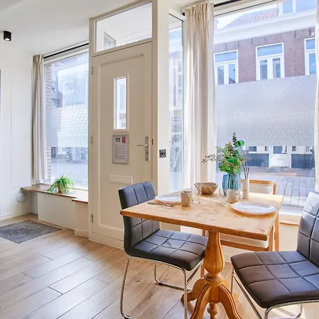 Curated Near Scheveningen Appartement *